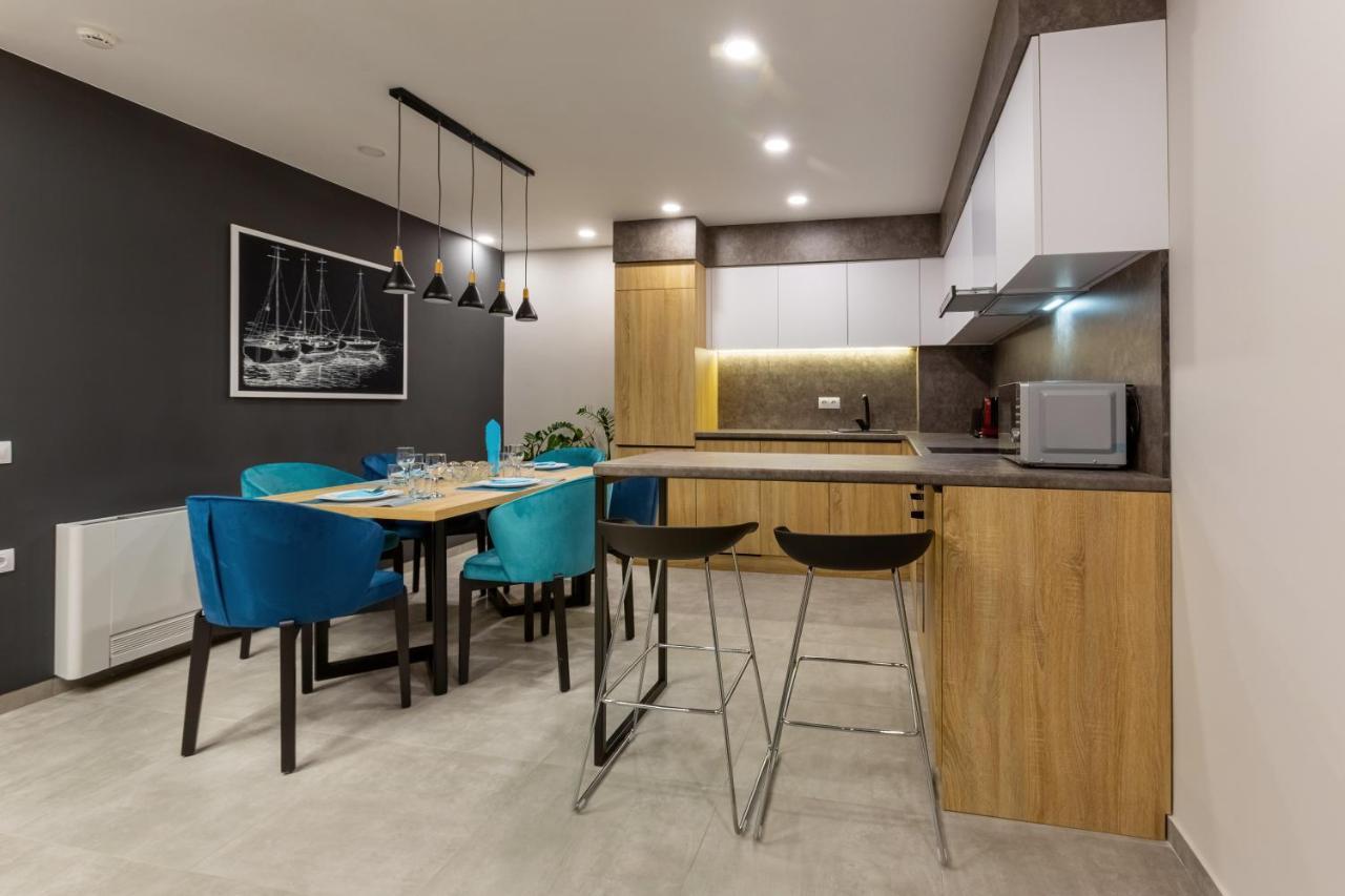 Inter Apartment *